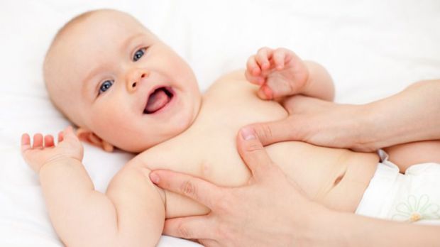 Acariciar a un bebé antes de procedimiento médico tiene potencial analgésico