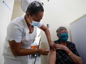 La potencial vacuna cubana Soberana 02 muestra una eficacia del 62% en ensayos