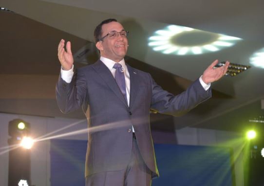 El exministro de Educación y actual aspirante a la presidencia de la República, Andrés Navarro. 