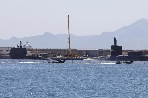 el submarino británico HMS Audacious, de la clase Astute, que permanece atracado en la bahía de Algeciras este domingo.