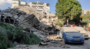 Un terremoto de magnitud 7 sacude Grecia y Turquía y provoca un pequeño tsunami