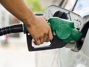 Congelan precios de combustibles