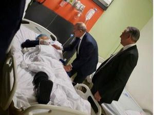 Medina visita en hospital a diputada Karen Ricardo tras accidente de tránsito 