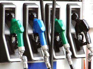 Combustibles registran alzas ligeras que van desde 20 centavos a RD$2.80 