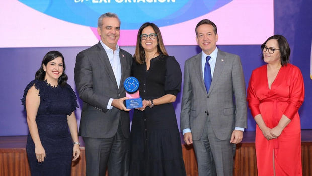 Presidente Abinader encabeza “Encuentro Nacional de Mujeres en Exportación”.