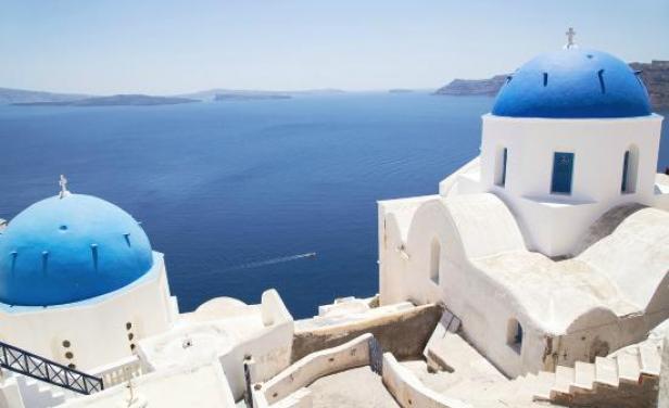 La saturada isla griega de Santorini pide poner un techo al turismo