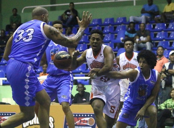 Triunfo de Leones en la LNB