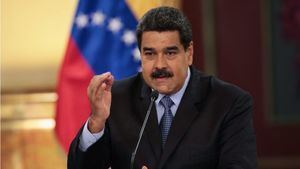 Maduro cierra frontera con Brasil y dice que evalúa hacerlo con Colombia 