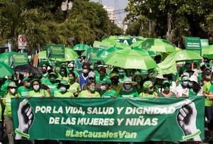 Feministas piden al Senado corregir el Código Penal 