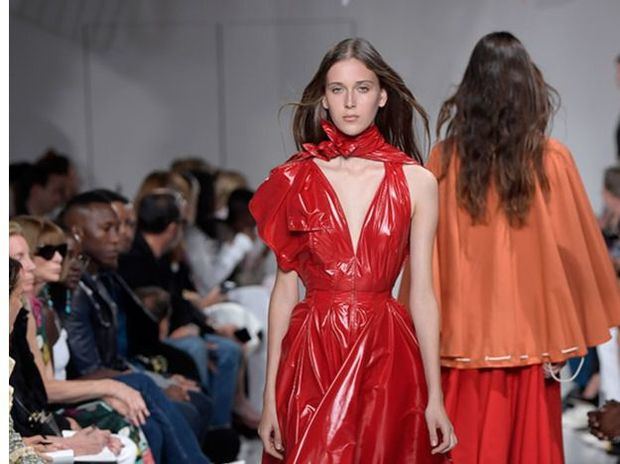 Calvin Klein dejará de hacer colección de alta moda para pasarela, según WWD