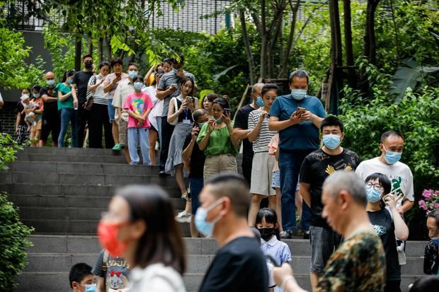 Protestas contra cero covid se extienden a otras ciudades chinas, según redes.