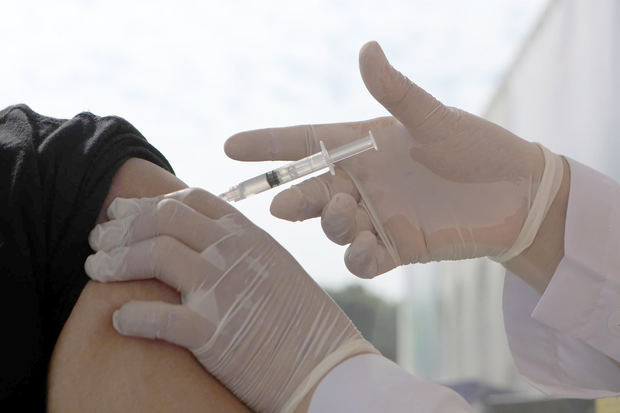 América, atenta a la variante mu mientras se extiende la vacunación de niños