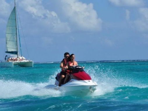 Se prohíbe uso de equipos de motor durante Semana Santa en las playas y balnearios.