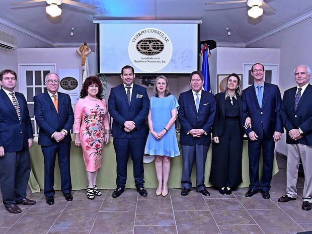 Los integrantes del nuevo consejo de directores del 2019-2021 del Cuerpo Consular Acreditado en la República Dominicana.