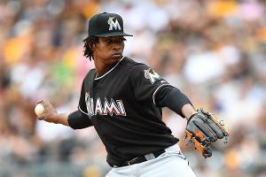 Dominicano Ureña brilló desde la lomita para los Marlins
 