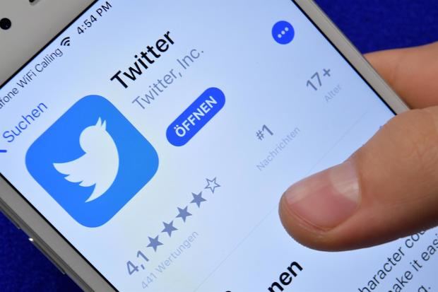 Twitter redujo sus pérdidas el año pasado, pero siguiócon 221 millones de dólares en rojo