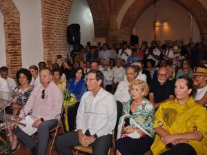 Publico asistente a la inauguración de la Sala de Puerto Rico en la Capilla de Los Remedios.