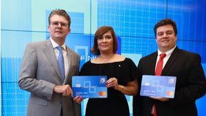 Banco Popular y Mastercard presentan la tarjeta de crédito Infinia