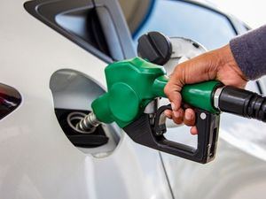 Descienden alzas en precios de combustibles en relación a semana anterior
