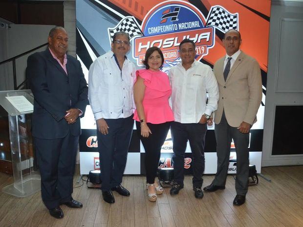 Juan R. Ovalle, Rafael Polanco, Danilsa Polanco, Marcos Pichardo y Diego Campos. (Foto:Cortesía).