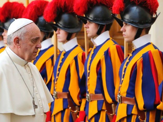 La guardia Suiza es el cuerpo militar encargado de la seguridad del Estado de la Ciudad del Vaticano. (Foto:Fuente Externa). 
