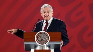López Obrador avisa a oposición que transformará el país y no será un florero
