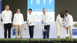 Presidente Abinader encabeza primer palazo de Tryp by Wyndham Playa Palenque