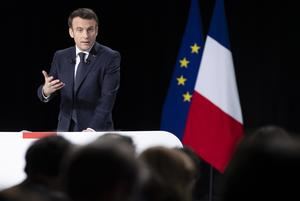Macron asegura que Rusia ha resucitado la OTAN y descarta ir a Kiev por ahora