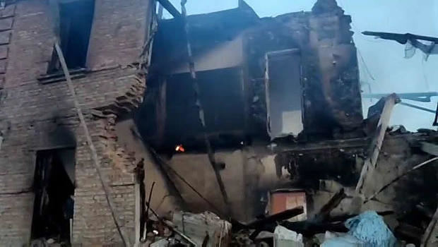 Zelensky denuncia que han fallecido 60 personas en el bombardeo ruso a la escuela de Lugansk