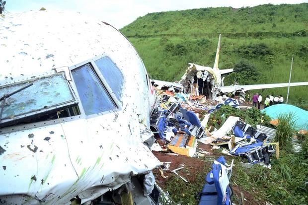 18 pasajeros muertos en el accidente de un avión de repatriación que volaba de Dubái a la ciudad sureña de Kozhikode.