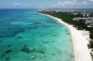 Riviera Maya mexicana abre playas públicas en intento de reactivar economía