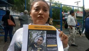 La Policía de Nicaragua expulsa a madres que preguntan por sus hijos en su sede
