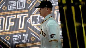 Piratas recluta receptor Henry Davis primera selección en draft