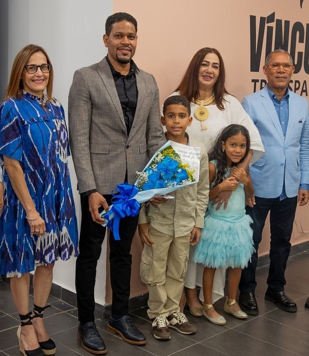 Margarita de Mondesert Perelló, Carlos Baret, Julia Castillo, Amable Lopez Melendez, y los niños Carlos Gabriel y Lena María García.