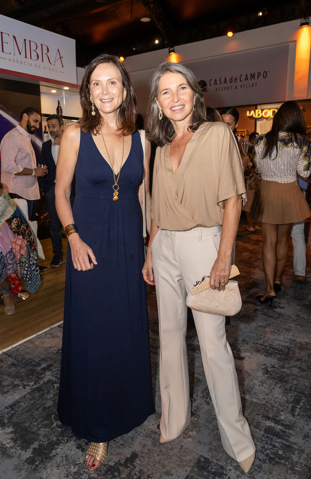 Allyn Magrino y Theadora Van Der Werf.