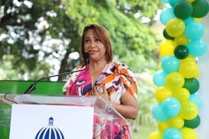 Niños y jóvenes en la graduación.