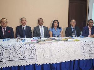 UASD presenta 15 obras colectivas de docentes de ese centro