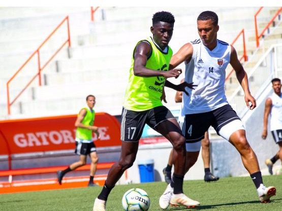 Jugadores del Cibao FC y el Atlético San Francisco.