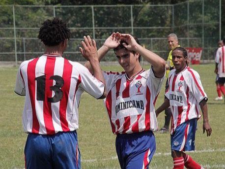 El argentino Neveleff y el español Suárez dirigirán selecciones dominicanas de futbol.