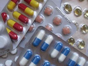 Autoridades de EE.UU. acusan a 20 farmacéuticas de inflar los precios de los genéricos