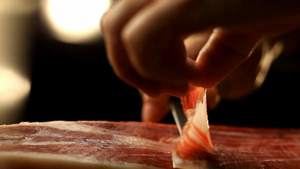 El jamón ibérico se corta a mano: la máquina modifica su naturaleza 