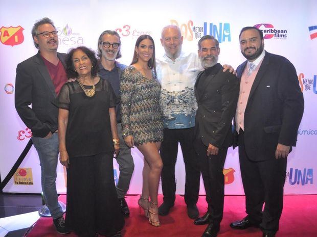 Frank Perozo, Nuilka Mota,  José Enrique Pintor, Dalisa Alegría , Freddy Ginebra; Micky Montilla y Antonio.