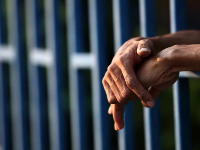 Padrastro contagiado de VIH que abusó sexualmente de hijastra fue enviado a prisión por 20 años
 