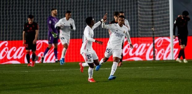 Vinícius y Rodrygo celebran el gol del empate.