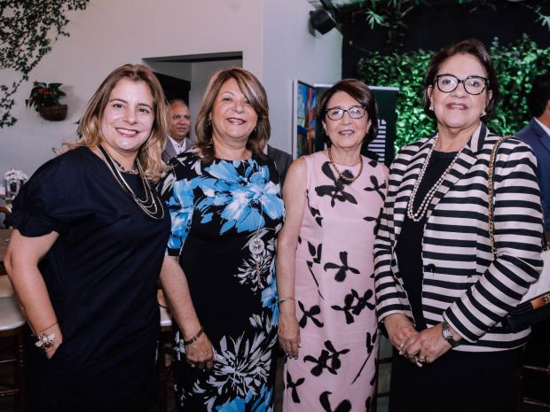 Ynmaculada Adames, Ana Margarita, Gilda Almonte y Michelle de León.