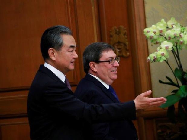 Presidente de la Conferencia Consultiva Política del Pueblo Chino, Wang Yang y ministro cubano de Relaciones Exteriores, Bruno Rodríguez.