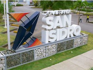 Medina acude a inauguración oficinas de empresa en Zona Franca de San Isidro
 