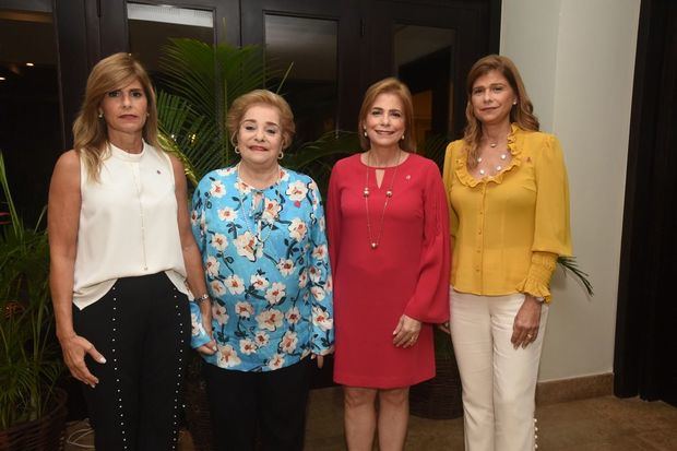 Jackeline Gonzàlez, doña Amadita Pittaluga, Patricia Gonzàlez, y Pilar Gonzàlez. 