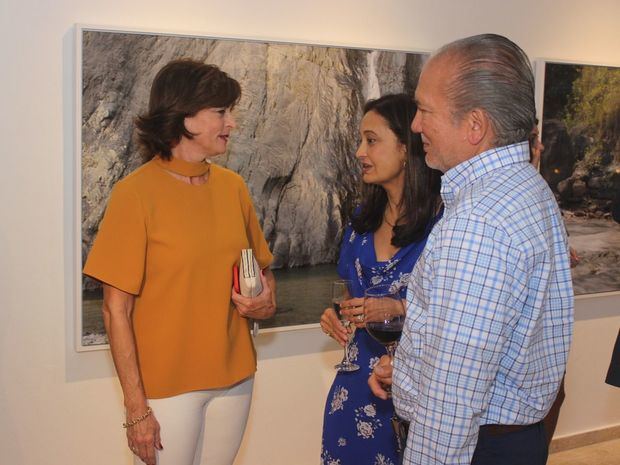 Miriam Calzada presenta su exhibición fotografica “Revelaciones”