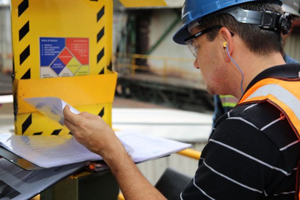 Trabajador Consorcio CAEI.